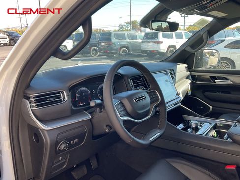 New 2025 Jeep Wagoneer Series II w/ Premium Group I image 16