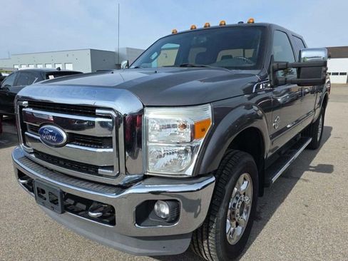 Used 2011 Ford F350 Lariat w/ Lariat Interior Pkg image 2