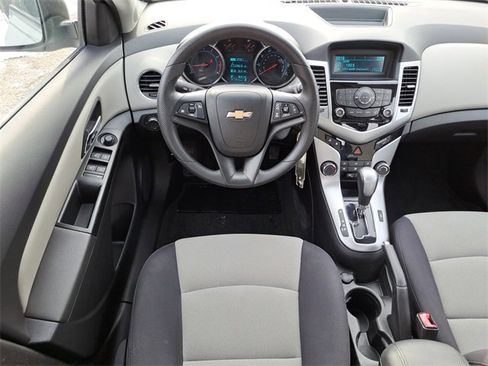 Used 2014 Chevrolet Cruze LS image 11