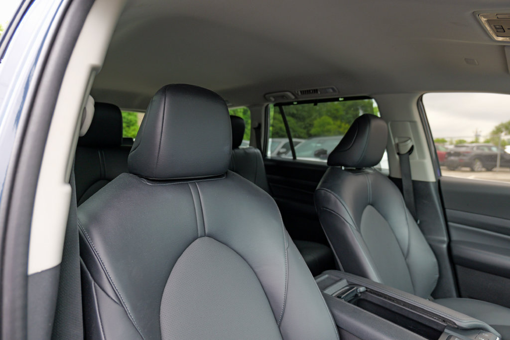 Used 2024 Toyota Grand Highlander AWD image 38