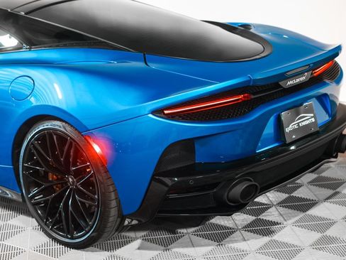 Used 2022 McLaren GT RWD image 17