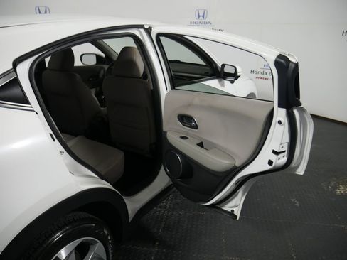 Used 2017 Honda HR-V EX image 8