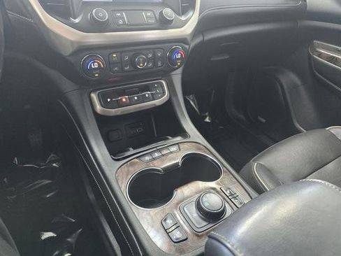Used 2020 GMC Acadia Denali image 26