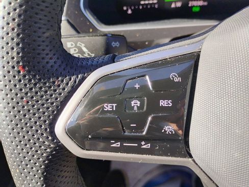 Used 2024 Volkswagen Tiguan SE R-Line image 22