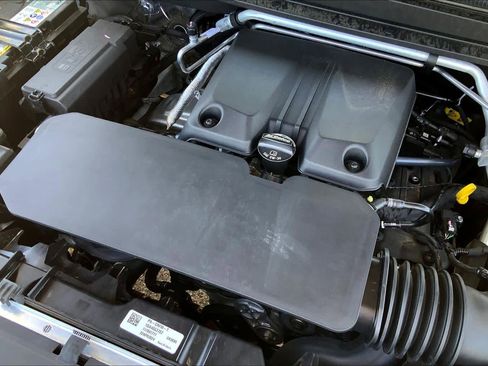 Used 2024 Chevrolet Colorado LT w/ LT Convenience Package image 34