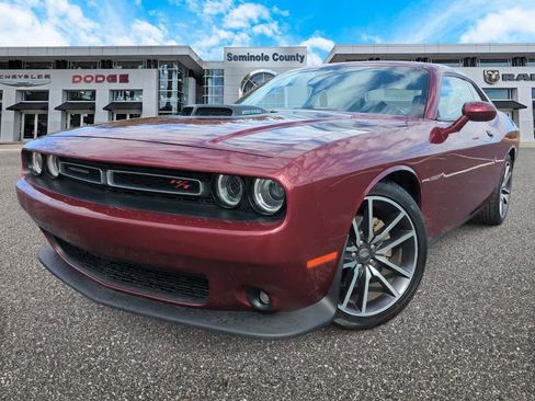Used 2022 Dodge Challenger R/T w/ Plus Package image 1