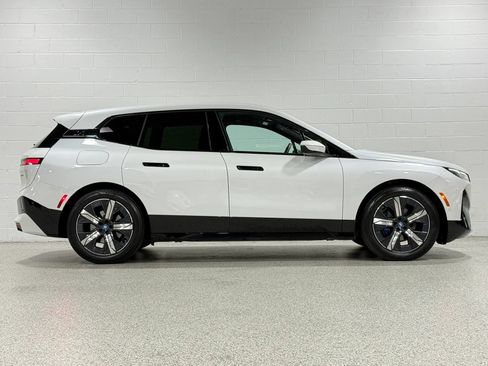 Used 2023 BMW iX xDrive50 w/ Premium Package AWD/4WD image 5