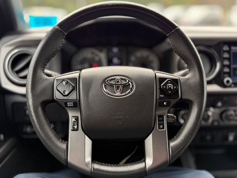 Used 2023 Toyota Tacoma TRD Sport w/ Technology Package image 6