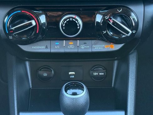 Used 2022 Hyundai Kona SEL w/ Cargo Package image 25