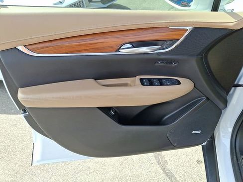 Used 2019 Cadillac XT5 Platinum image 9