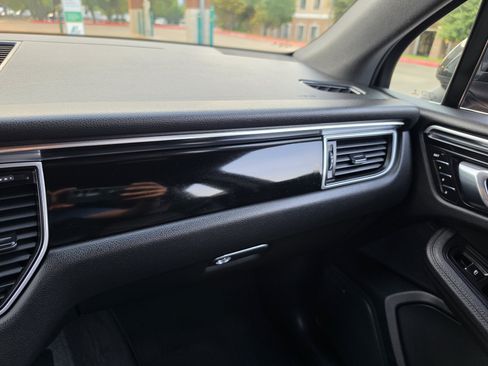Used 2017 Porsche Macan S AWD/4WD image 28