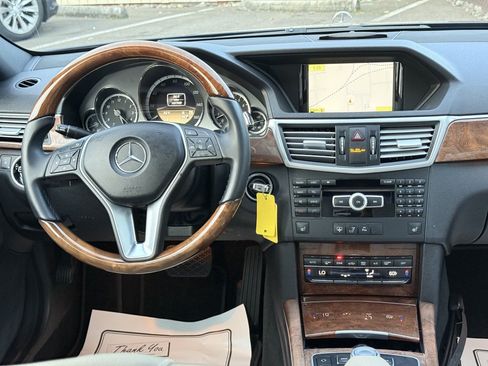 Used 2012 Mercedes-Benz E 350 4MATIC Sedan image 23