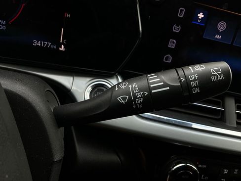 Used 2025 Chevrolet Trax LT w/ LT Convenience Package image 36