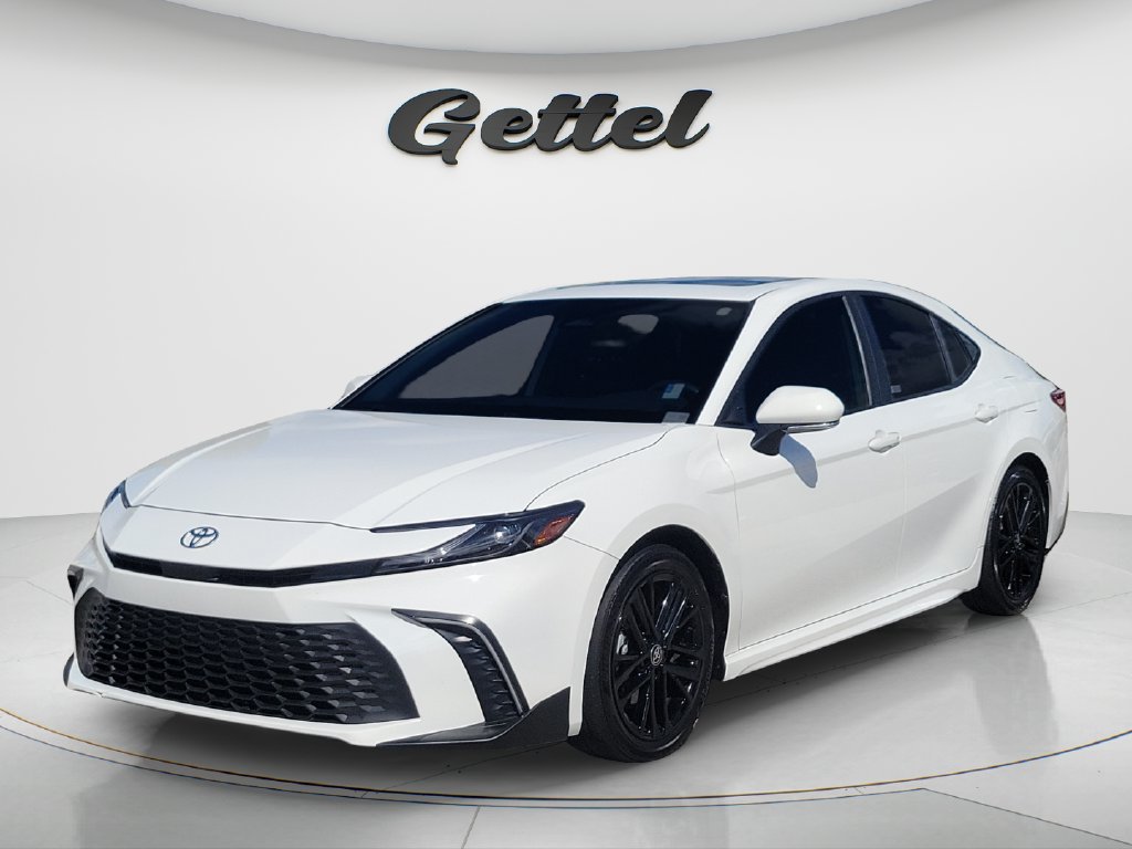 Used 2025 Toyota Camry SE w/ Multimedia Upgrade Package FWD image 1