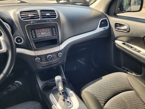 Used 2020 Dodge Journey SE w/ SE Popular Equipment Group image 14