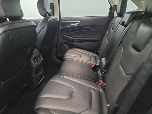Used 2017 Ford Edge Titanium w/ Equipment Group 302A AWD/4WD image 18