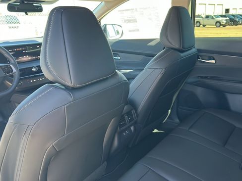 New 2025 Nissan Murano SV image 14