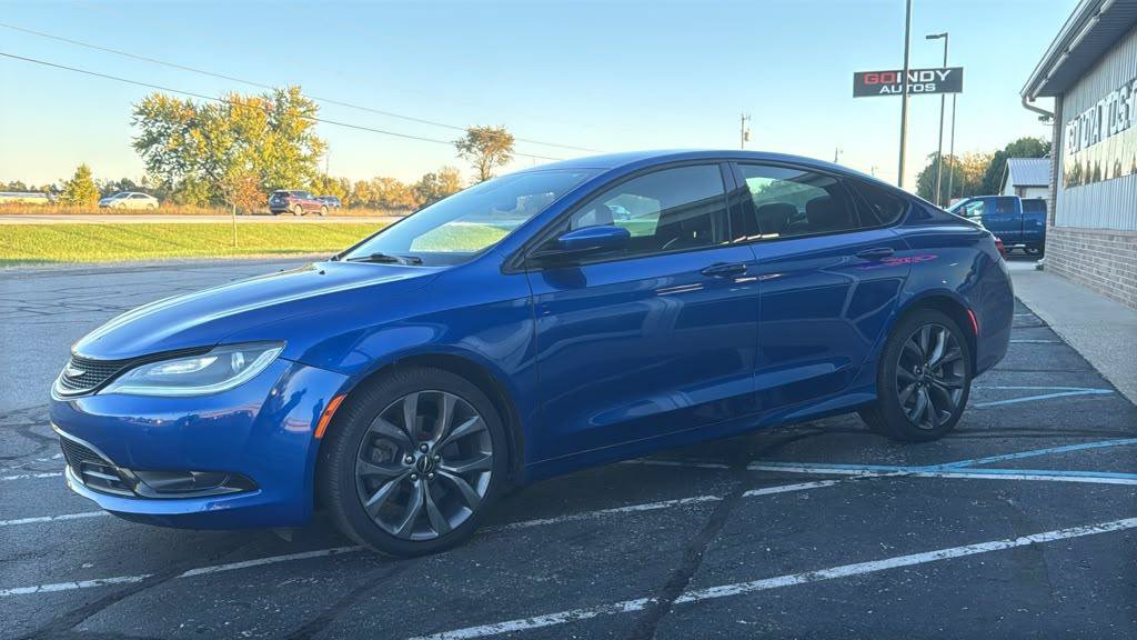 Used 2016 Chrysler 200 S w/ Comfort Group AWD/4WD image 2
