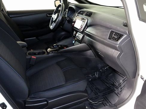 Used 2019 Nissan Leaf SV image 32