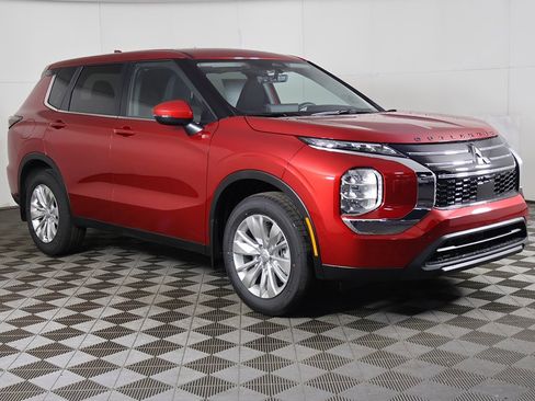 New 2026 Mitsubishi Outlander ES image 2