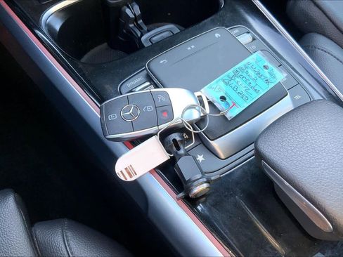 Used 2022 Mercedes-Benz GLB 250 4MATIC image 15