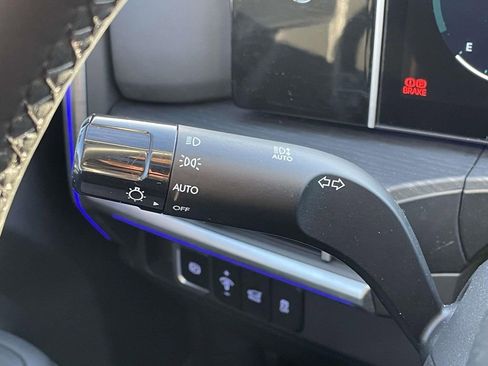 Certified 2025 Hyundai Santa Fe Limited image 13