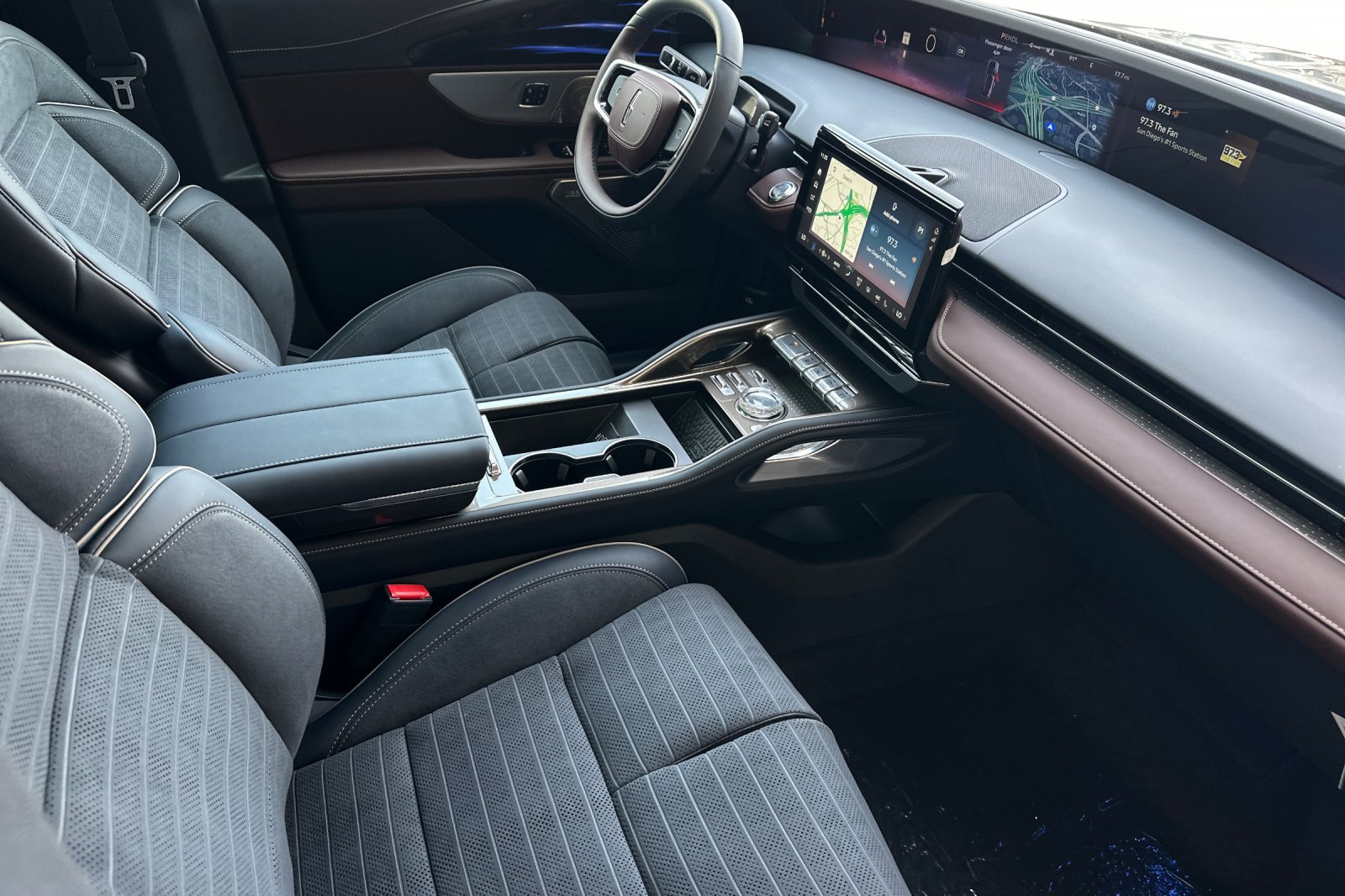 New 2026 Lincoln Nautilus Black Label w/ Jet Appearance Package AWD/4WD image 15