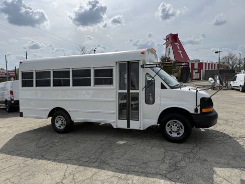 Used 2005 Chevrolet Express 3500 w/ School Bus Package image 2