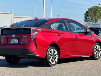 Used 2017 Toyota Prius Three FWD video 2