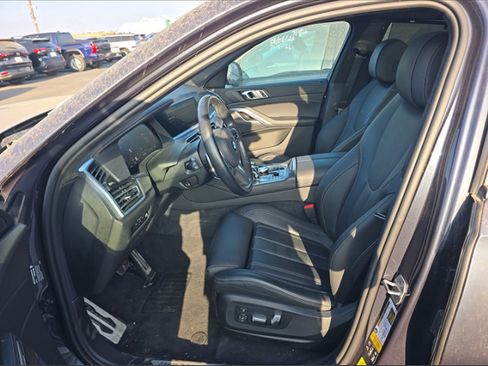 Used 2022 BMW X6 xDrive40i w/ Executive Package AWD/4WD image 2