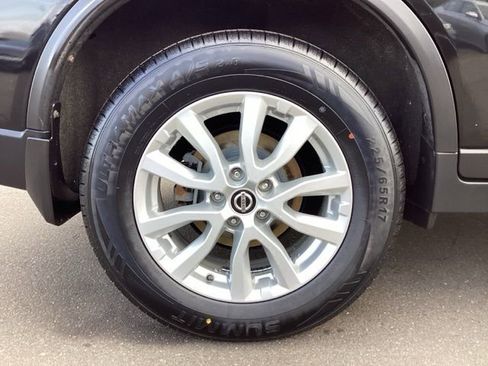 Used 2019 Nissan Rogue SV image 10