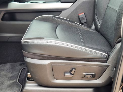 New 2026 RAM 2500 Laramie AWD/4WD image 21