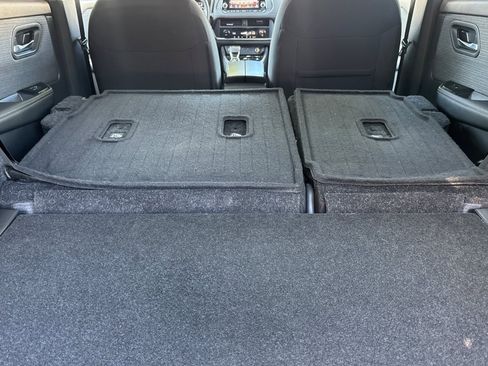 Certified 2023 Nissan Rogue SV image 17