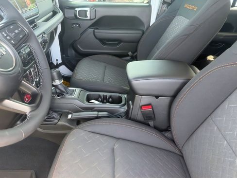 New 2026 Jeep Gladiator Mojave image 18