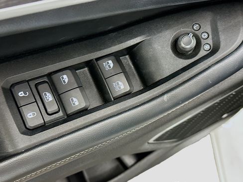 Used 2022 Jeep Grand Cherokee Limited 4xe image 15