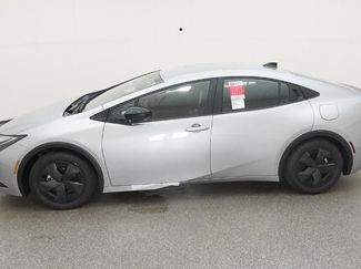 New 2026 Toyota Prius Plug-In Hybrid FWD video 3