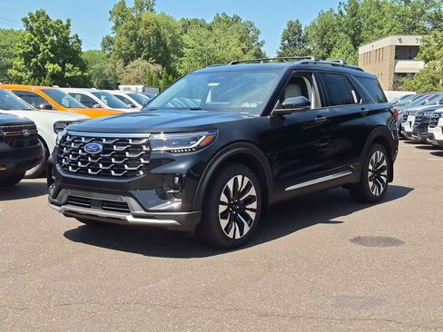 New 2026 Ford Explorer Platinum w/ LUX Leather Package AWD/4WD image 2