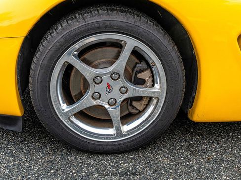 Used 2001 Chevrolet Corvette Convertible w/ Preferred Equipment Group2 image 60