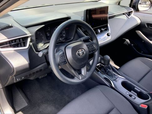 Used 2025 Toyota Corolla LE FWD image 17