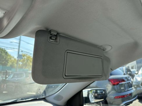 Used 2022 Chevrolet Malibu LT image 33