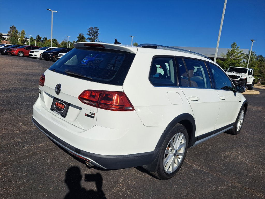 Used 2017 Volkswagen Golf Alltrack SE AWD/4WD image 3