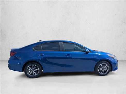 Used 2023 Kia Forte LXS FWD image 4