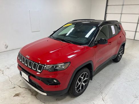 Used 2023 Jeep Compass Limited AWD/4WD image 6
