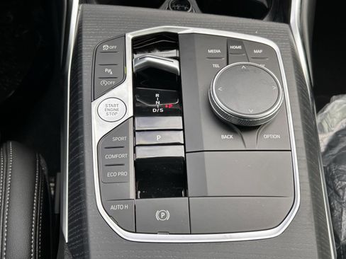 Used 2026 BMW 330i Sedan w/ M Sport Package image 10