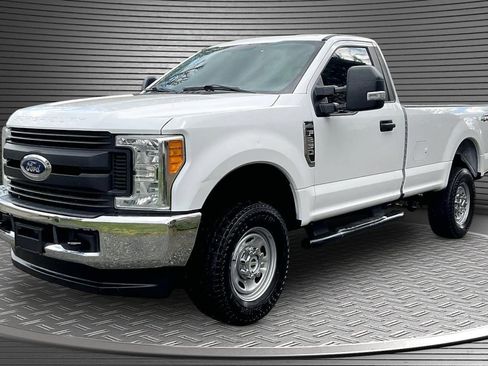 Used 2017 Ford F250 XL w/ Power Equipment Group AWD/4WD image 3