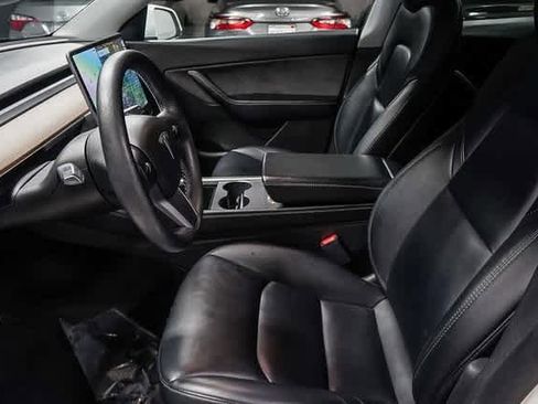 Used 2021 Tesla Model Y Long Range image 20