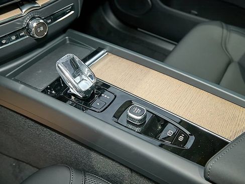 New 2026 Volvo XC60 T8 Plus w/ Climate Package AWD/4WD image 17