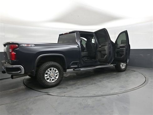 Used 2024 Chevrolet Silverado 2500 LTZ image 45