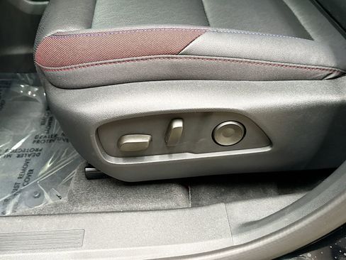 New 2026 Chevrolet Equinox RS w/ Safety and Technology Package AWD/4WD image 22