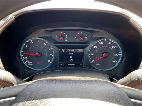 Used 2018 Chevrolet Equinox LT FWD image 20